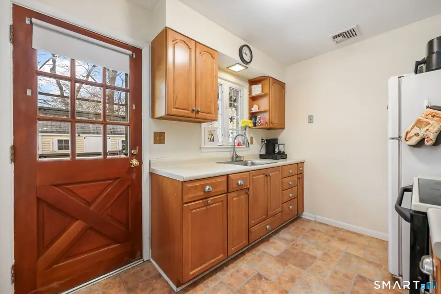 105 Daniel Drive, Bridgeport, CT 06606 - #3