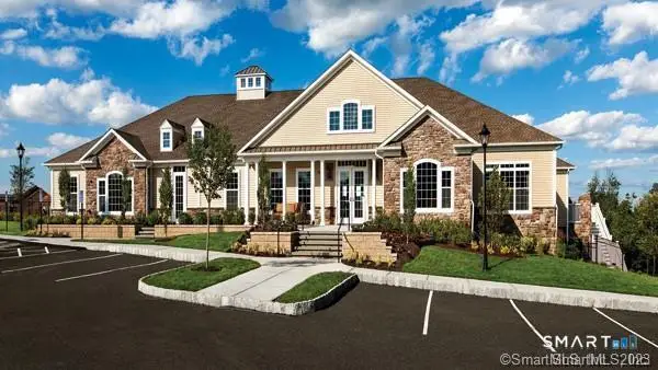 424 Center Meadow Lane #424, Danbury, CT 06810