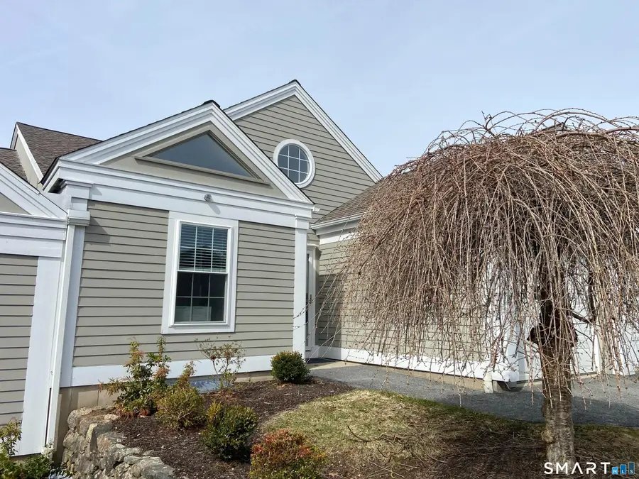 8 Saint George Place #8, Newtown, CT 06482 - #3