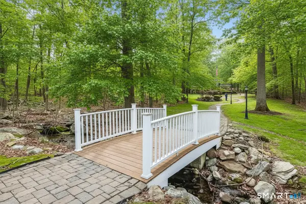 521 Heatherwood Court #521, Oxford, CT 06478