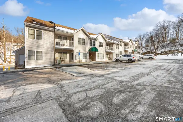 1215 Arganese Place #1215, Trumbull, CT 06611