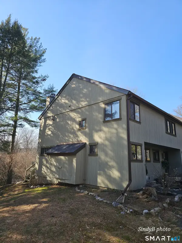 24 Fox Run #24, Woodbury, CT 06798