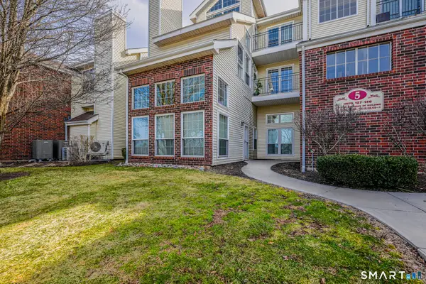 133 Carriage Crossing Lane #133, Middletown, CT 06457