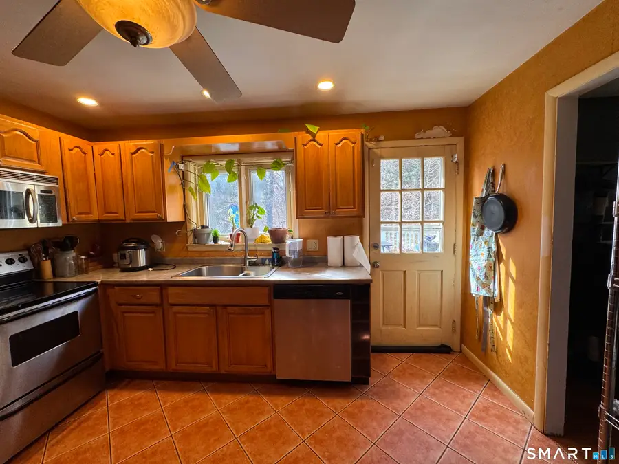 47 Juniper Ridge Drive, Waterbury, CT 06708 - #3