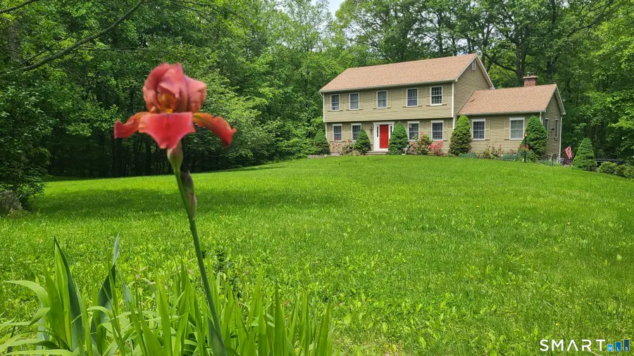 4 Alexandra Drive, New Fairfield, CT 06812 - #3