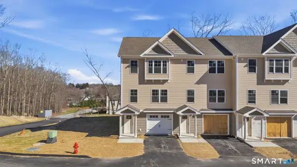 43 Village Crossing #43, East Lyme, CT 06357
