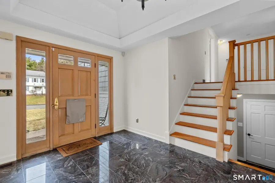 9 Juniper Lane, West Hartford, CT 06117 - #2