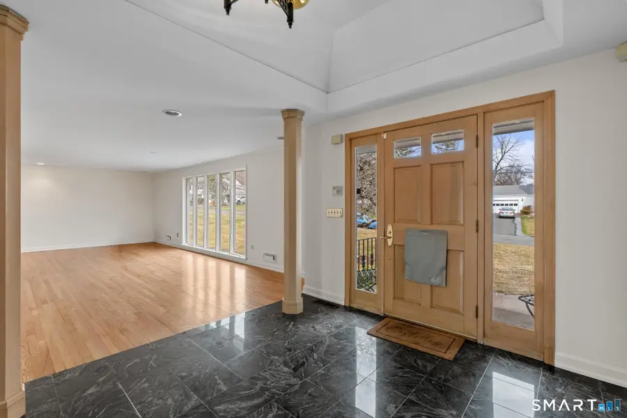 9 Juniper Lane, West Hartford, CT 06117 - #3