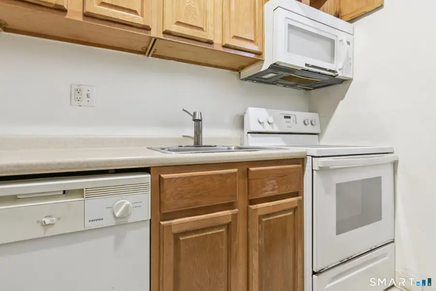 24 Merrill Street #APT D1, Hartford, CT 06106 - #3