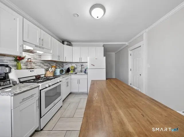 1389 Pembroke Street, Bridgeport, CT 06608 - #2