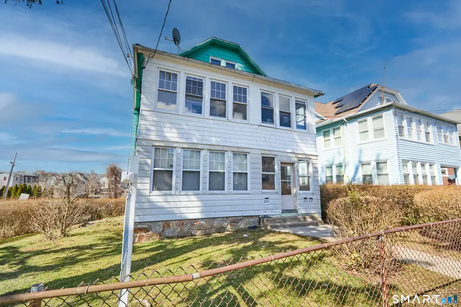 203-207 Wayne Street, Bridgeport, CT 06606 - #3