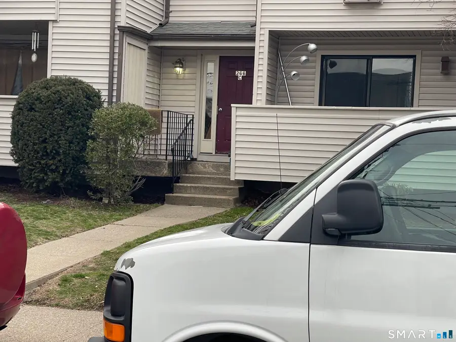 252 Harlem Avenue #C4, Bridgeport, CT 06606 - #3