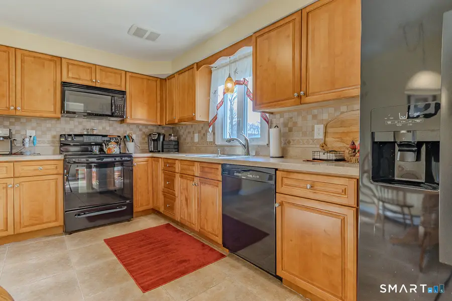 15 Cricket Lane, Newington, CT 06111 - #3