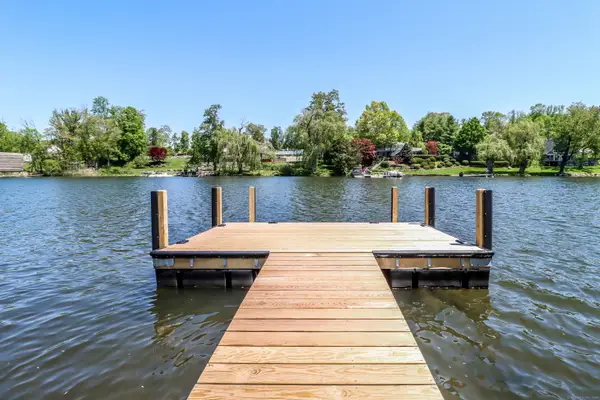 38 North Lake Shore Drive, Brookfield, CT 06804