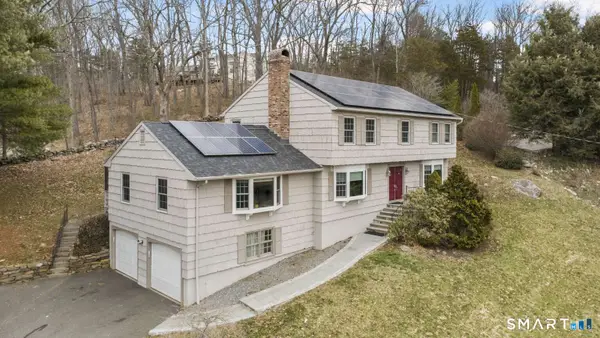 32 Macmath Drive, Trumbull, CT 06611