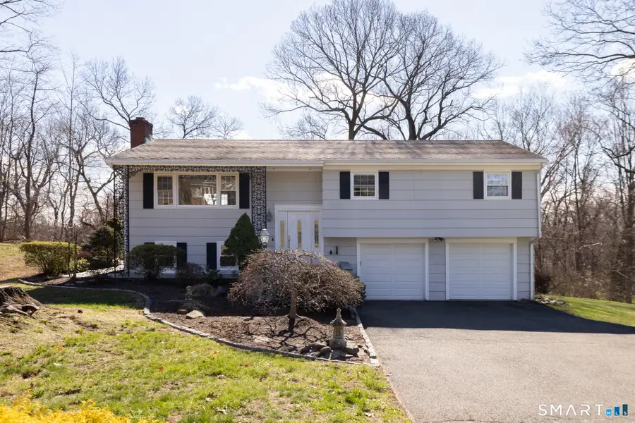 100 Oakridge Road, Trumbull, CT 06611 - #2