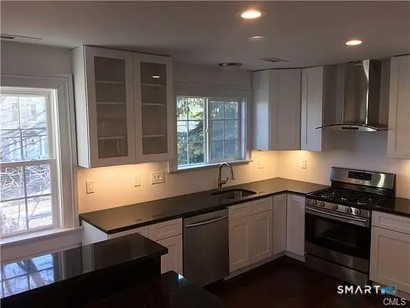 5 Durando Place, Bridgeport, CT 06605 - #2