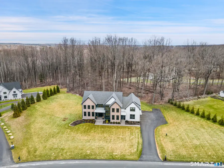 8 Holly Lane, Newtown, CT 06482 - #2