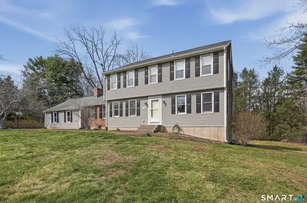 88 Nob Hill Road, Cheshire, CT 06410