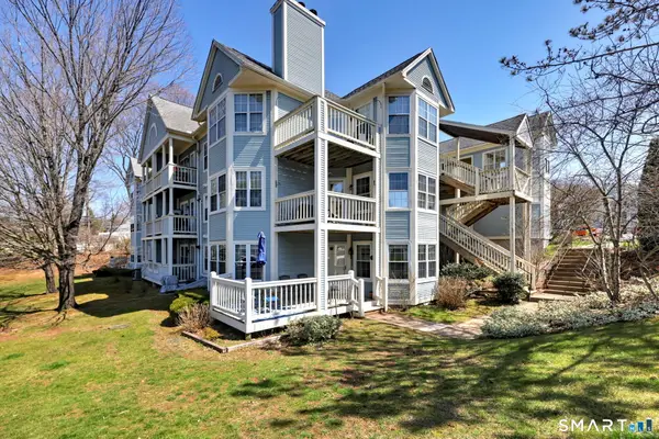 75 Redwood Drive #103, East Haven, CT 06513