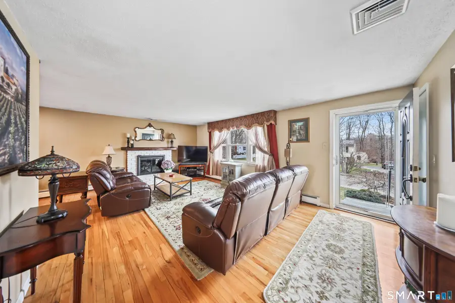 18 Freedom Road, Middlebury, CT 06762 - #3