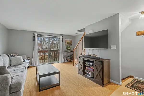 120 Main Street #206, Meriden, CT 06451