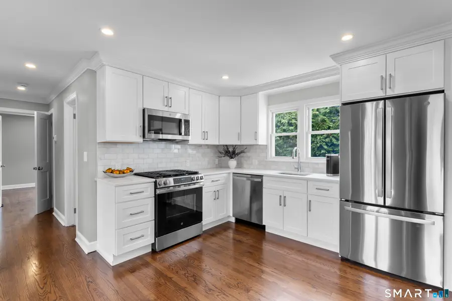 7 Fairview Avenue, Trumbull, CT 06611 - #3