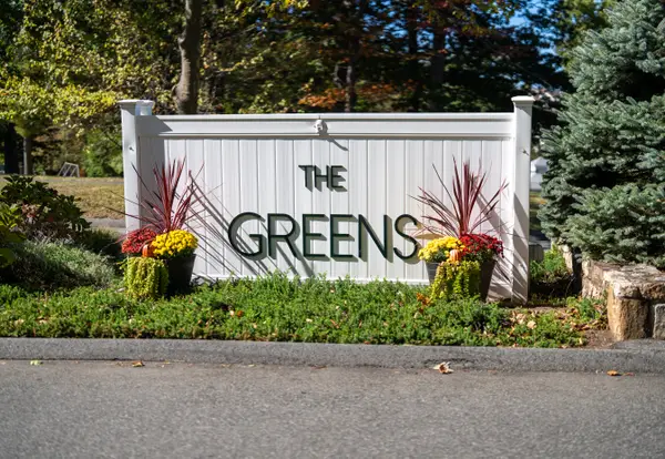 323 Walden Green Road #323, Branford, CT 06405