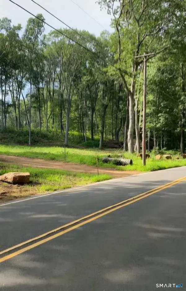 324 New City Road Road, Stafford, CT 06076