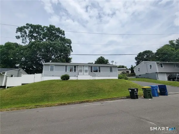 15 Spread Oak Lane, Waterbury, CT 06704