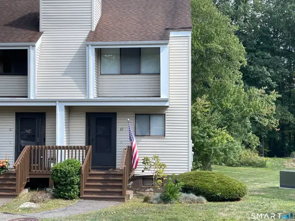 82 Spice Hill Drive #82, Wallingford, CT 06492