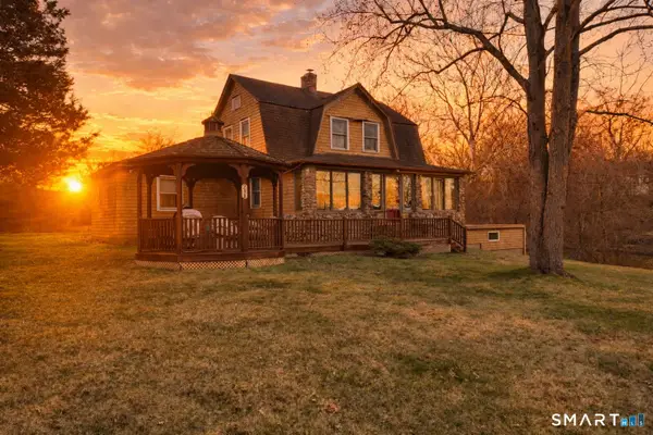 241 Niantic River Road, Waterford, CT 06385