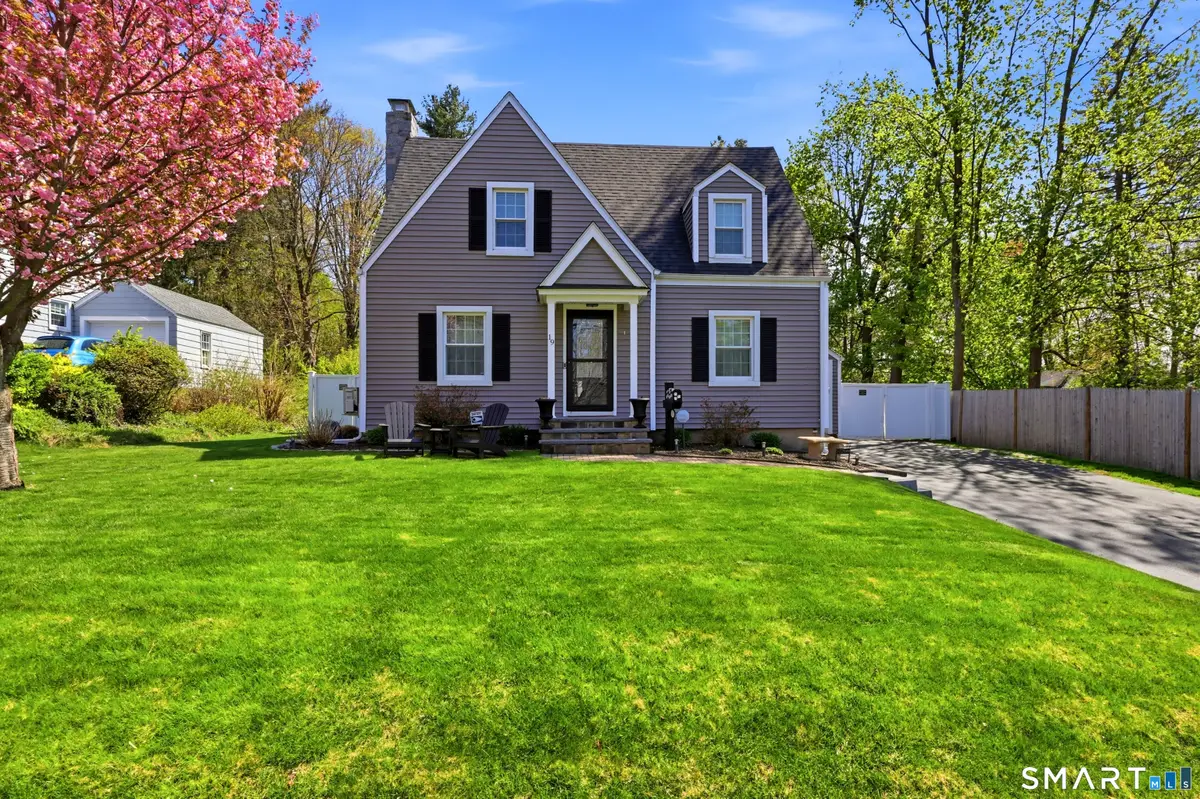 19 Cheney Lane, Newington, CT 06111 - #1