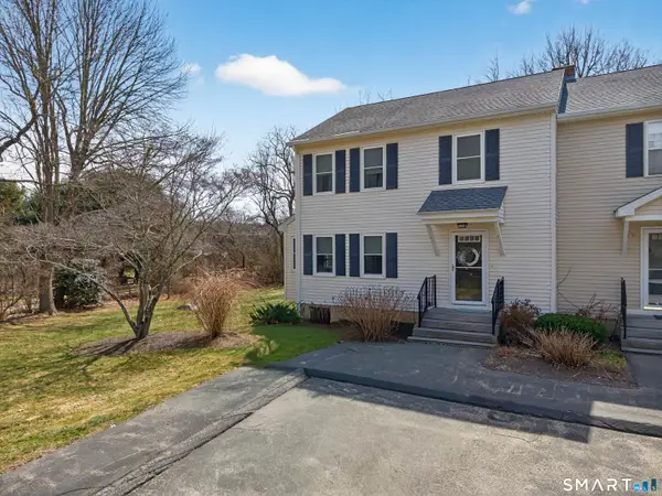 10 Castle Meadow Drive #10, Stonington, CT 06379