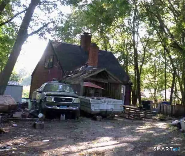 5 Blumenthal Drive, Montville, CT 06382