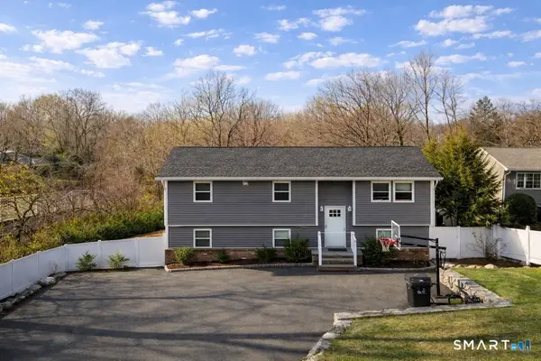 26 Three Lakes Drive, Stamford, CT 06902