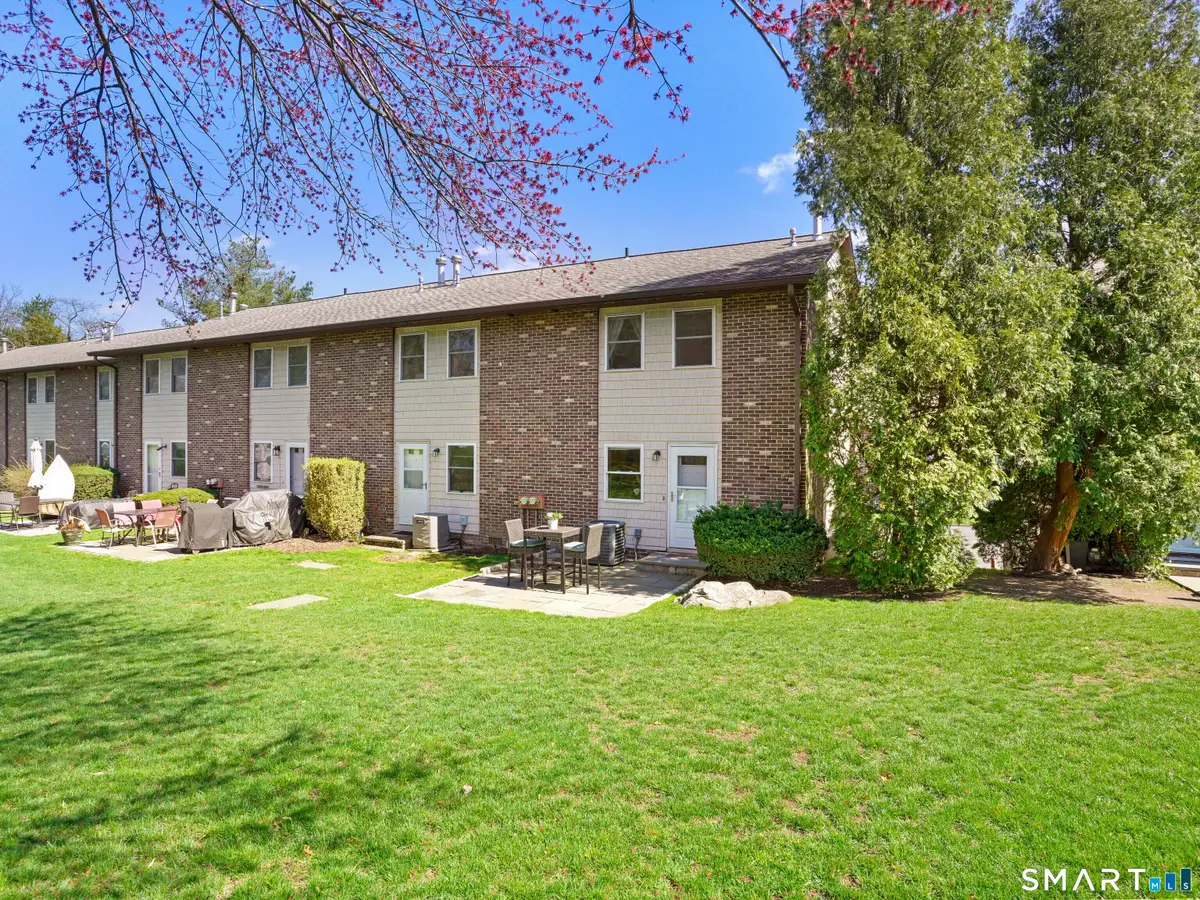 368 Knapps Highway #368, Fairfield, CT 06824 - #1