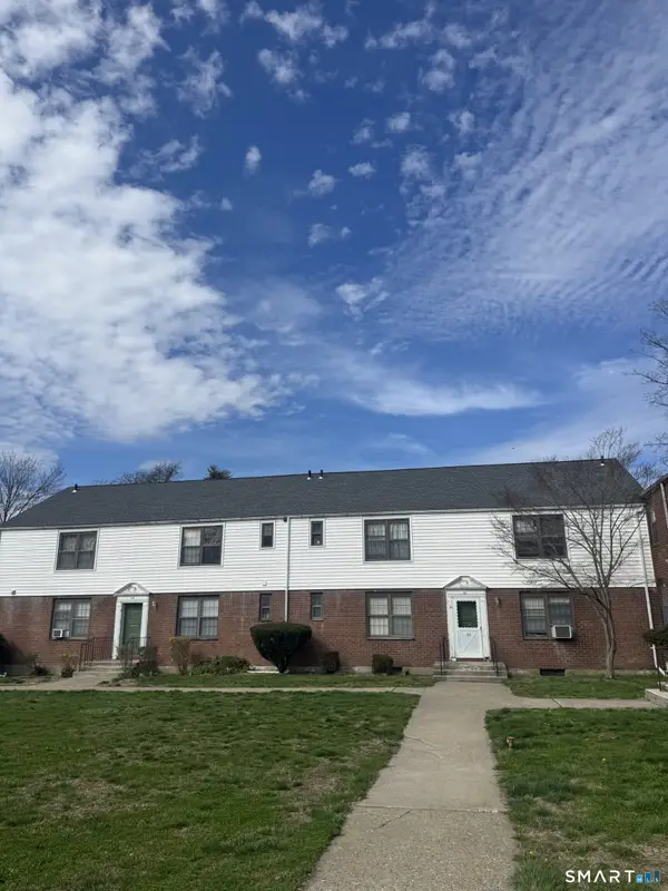 31 Nob Hill Circle #A, Bridgeport, CT 06610