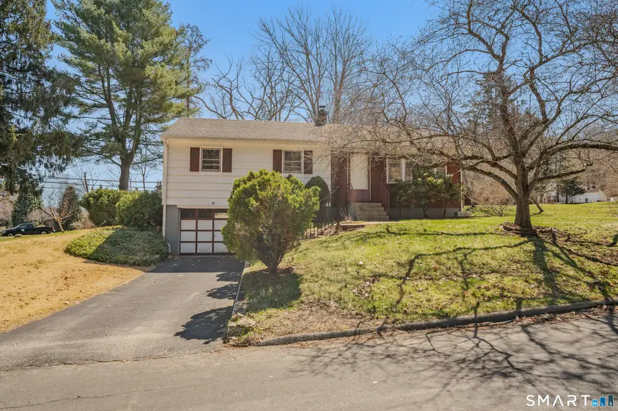 8 Holly Hill Drive, Uncasville, CT 06382 - #3