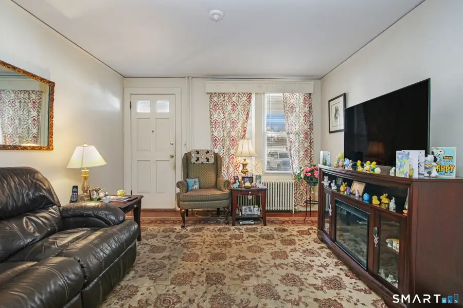 64 Le Grande Avenue, Greenwich, CT 06830 - #2