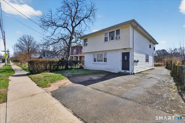 429 Thompson Avenue, East Haven, CT 06512