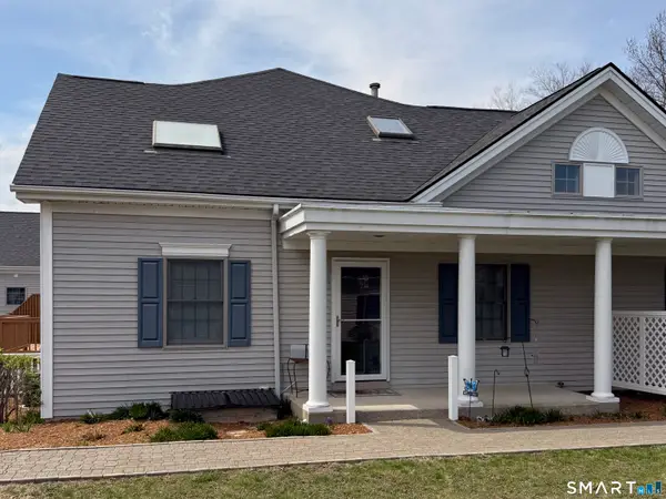 202 Stoney Way #202, New Fairfield, CT 06812