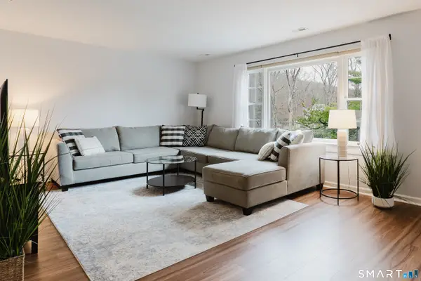 40 Village Walk #40, Wilton, CT 06897