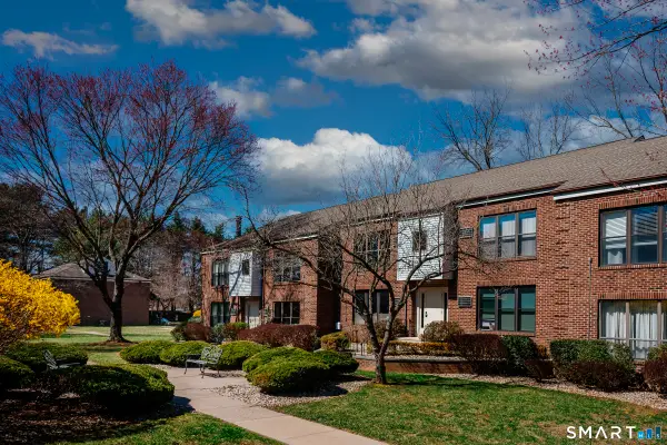 54 Wellington Drive #54, Farmington, CT 06032