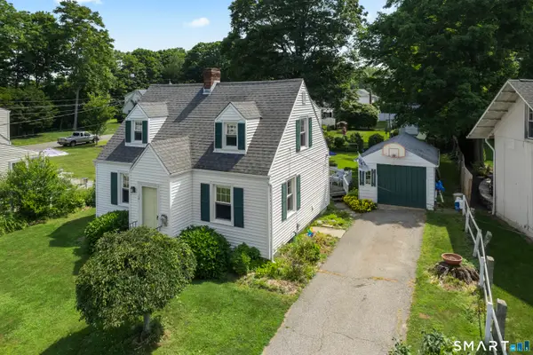 16 Lynde Street, Old Saybrook, CT 06475