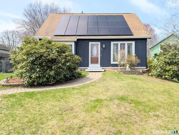 18 Cadbury Place, Naugatuck, CT 06770
