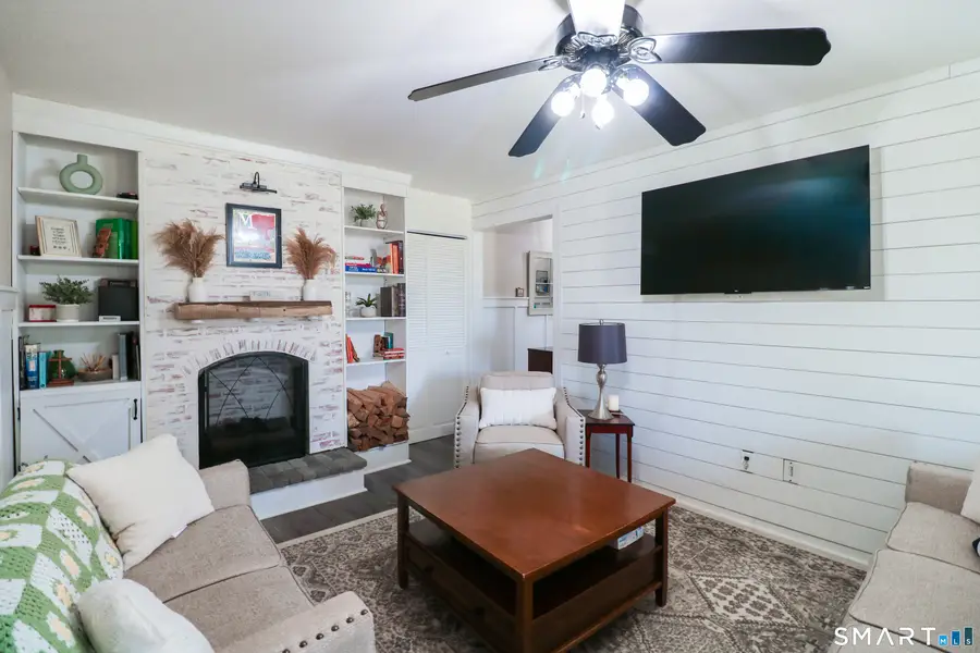 10 Woodsedge Drive #1A, Newington, CT 06111 - #2