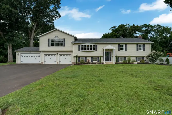 31 Stone Hedge Drive, North Haven, CT 06473
