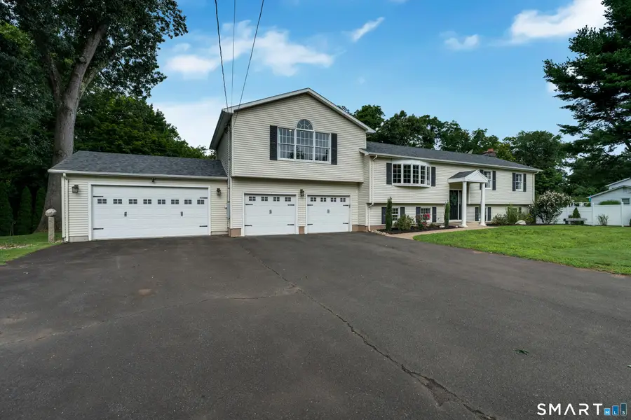 31 Stone Hedge Drive, North Haven, CT 06473 - #2