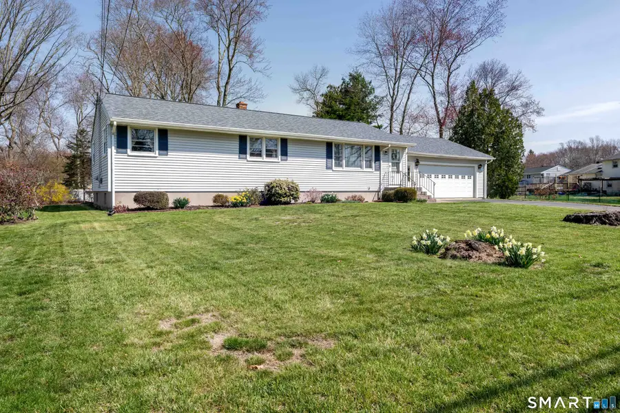 6 Red Brick Lane, North Haven, CT 06473 - #3